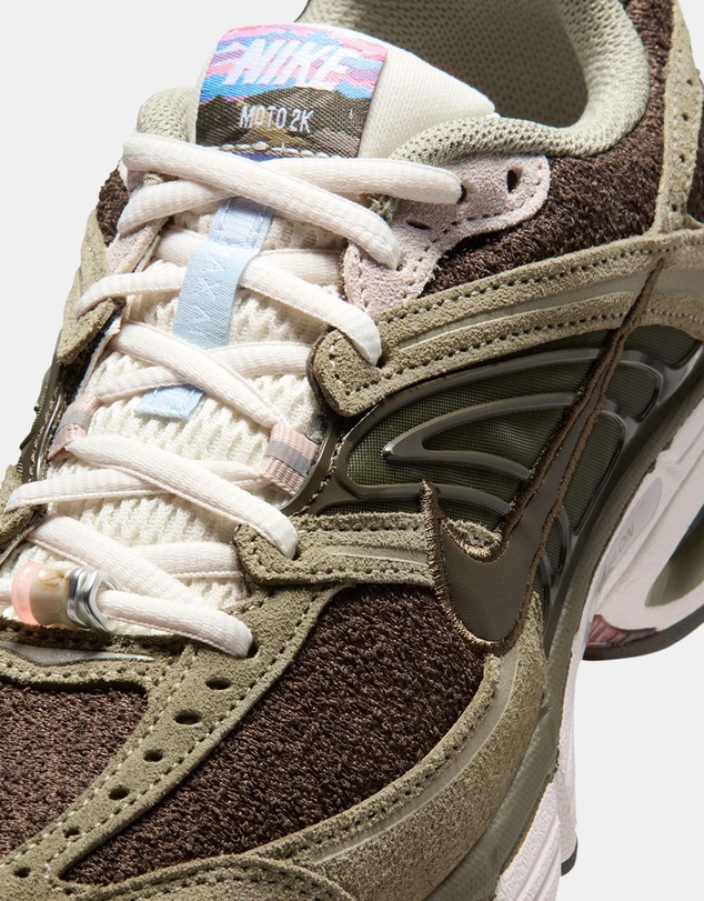Nike - Air Max Moto 2K - Women's