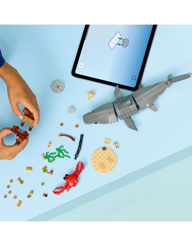 LEGO - 31381 Fierce Shark with a Treasure Chest