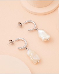 Carly Paiker - Biarritz Pearl Earrings