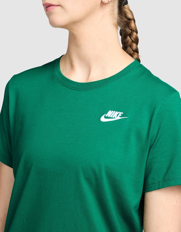 Nike - Sportswear Club Essentials T-Shirt