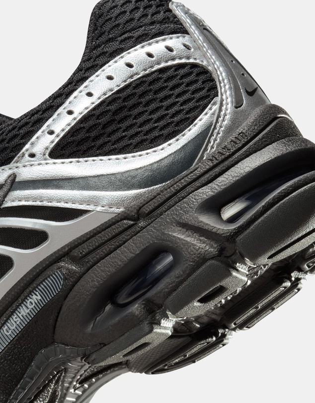Nike - Air Max Moto 2K - Women's