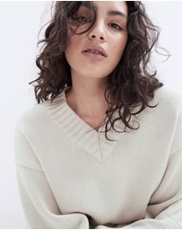 UNISON - Chunky V Neck Knit