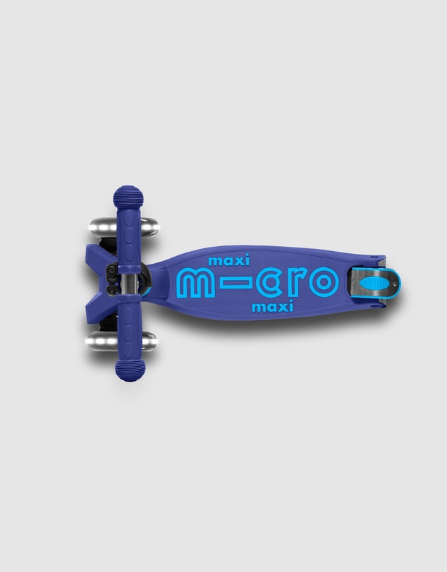 Micro Scooters - Micro Maxi Deluxe LED Foldable 3-Wheel Scooter