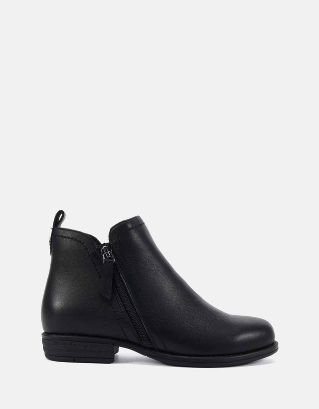 Clarks - Holla Black