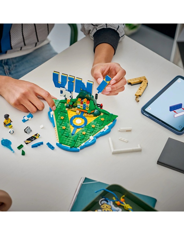 LEGO - 43027 Vini Jr Football Highlights