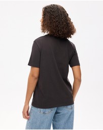 Superdry - Essential Logo Embroidered Tee