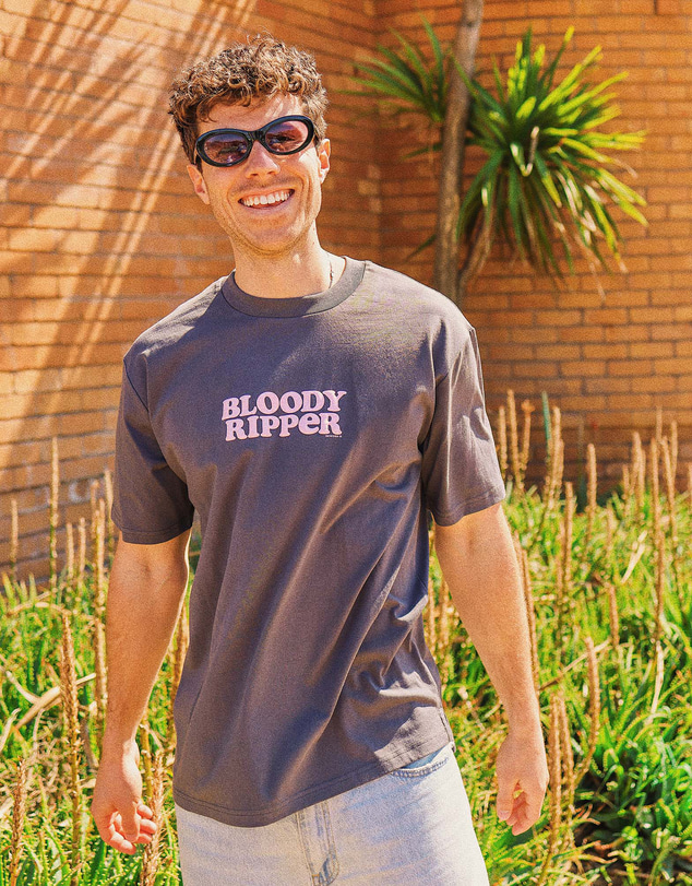 Skwosh - Bloody Ripper Men's Slang Tee in Charcoal