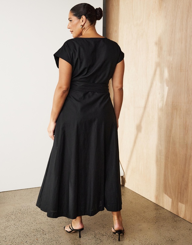 Atmos&Here Curvy - Lou Linen Blend Wrap Maxi Dress