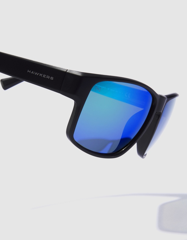 Hawkers Co - HAWKERS - Polarized Black Emerald Faster Raw Sunglasses for Men and Women UV400