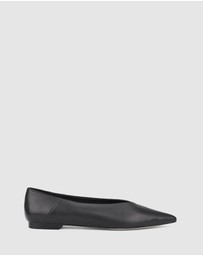 Siren - Locke Flat Pumps