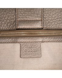 Pre-Loved by Azura Reborn - Pre-Loved gucci Elegant Leather Handbag with Distinctive Handle