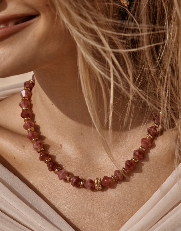 Amber Sceats - Crimson Necklace