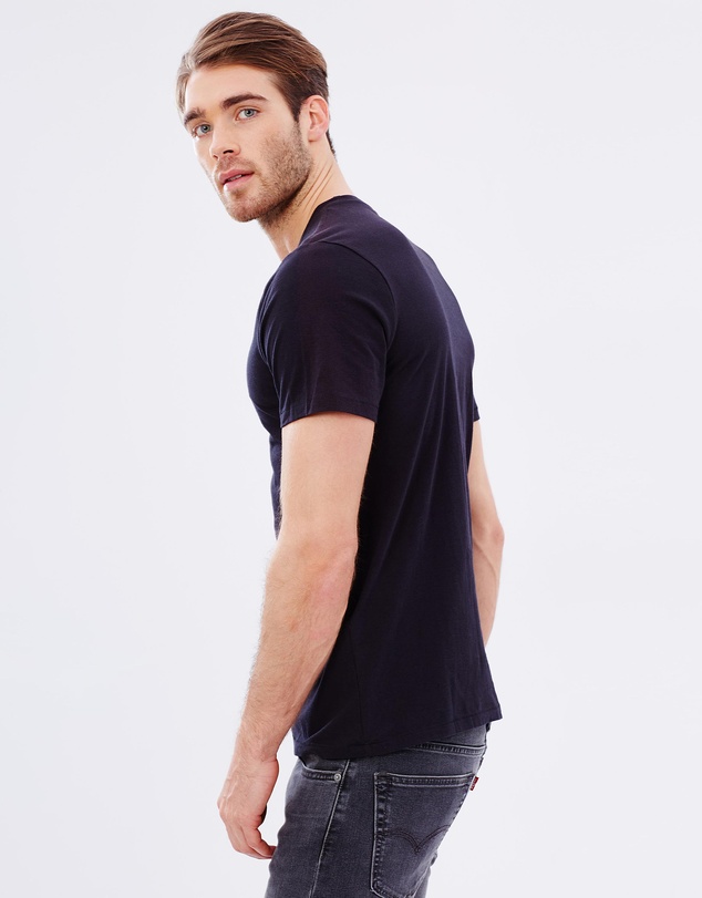 Levi's - Graphic Set In Neck