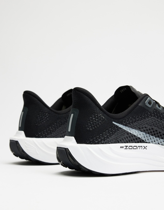 Nike - Pegasus Plus - Women's