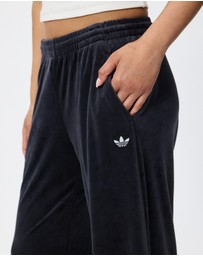 adidas Originals - Essentials Velour Pants