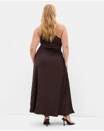 City Chic - Aliza Pleat Maxi Dress