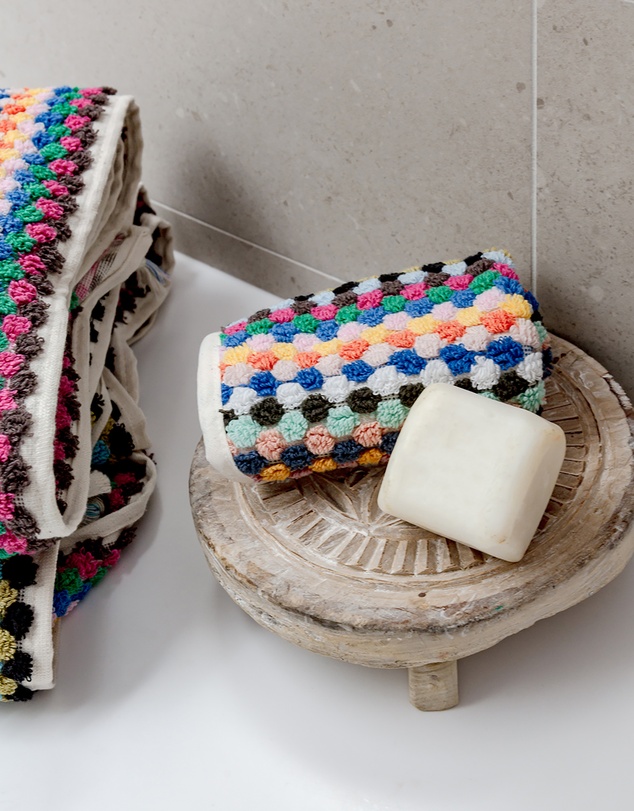 Miss April - Pompom Bathroom Set