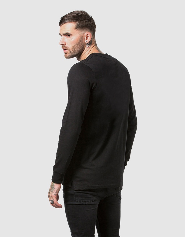 DVNT - Classic Embroidery Long Sleeve Tee
