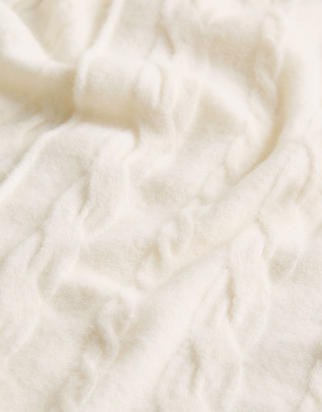 Trenery - Cable Knit Scarf in Marshmallow