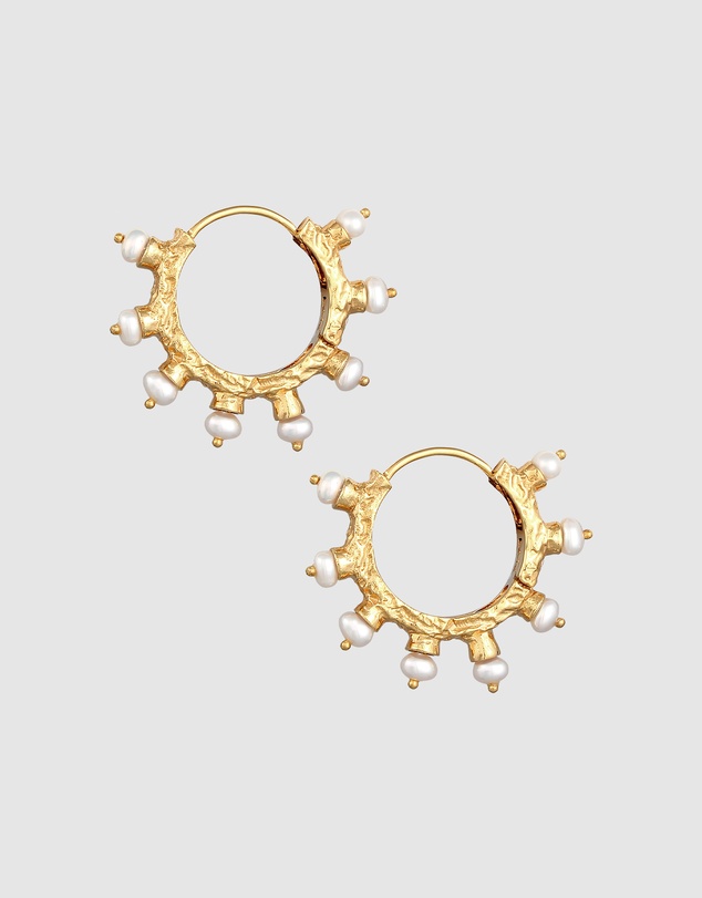 Haze & Glory - ICONIC EXCLUSIVE - Earrings Sun of Pearl Huggie 925 Sterling Silver Gold-Plated