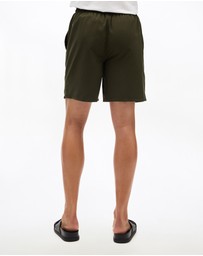 Superdry - Essential 17