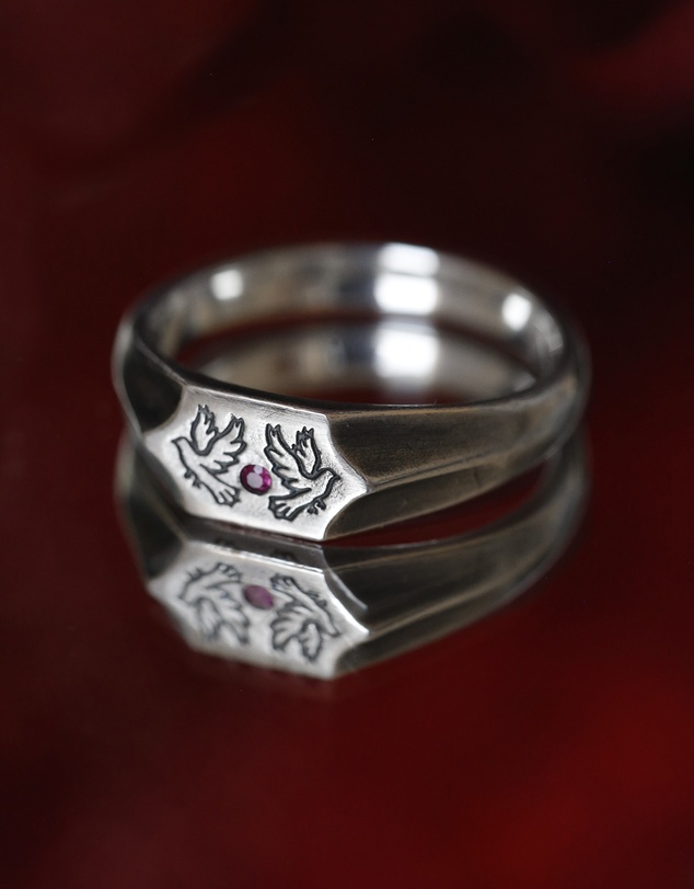 SUE THE BOY - 2 Birds 1 Stone Signet Ring