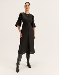 Review - Raphaela Dress