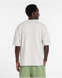 New Balance - Ghica Line Up Oversized T-Shirt
