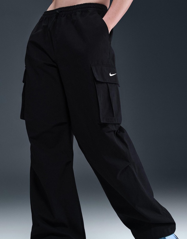 Nike - Sportswear Mid-Rise Oversized Woven Cargo Pants
