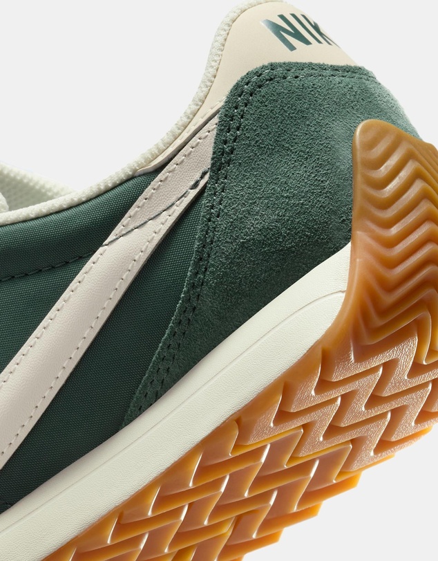 Nike - Pacific - Women's