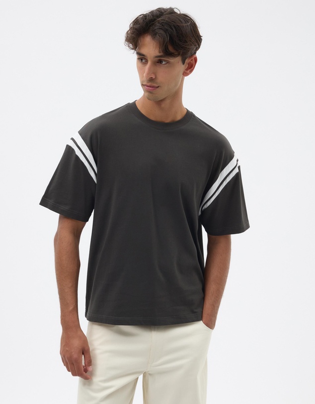 AERE - Contrast Sleeve Tee