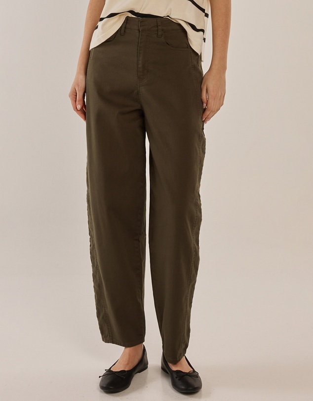 Betty Basics - Barrel Leg Chino