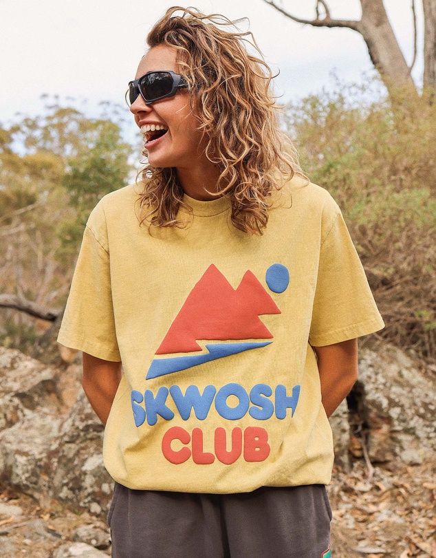 Skwosh - Chunky Mountain Regular Tee In Butter