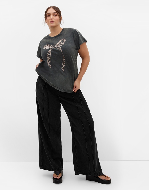City Chic - Plus size Cuffed Sleeve Bow Tee - charcoal wash