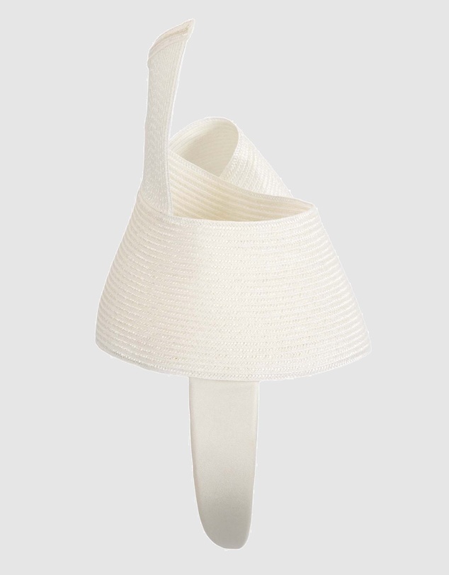 Max Alexander - Modern Twisted Racing Fascinator