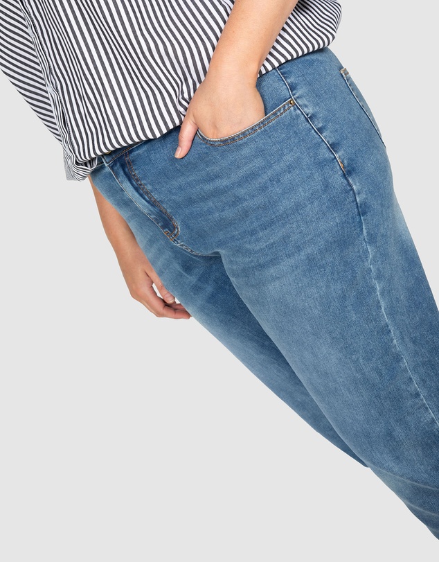 Love Your Wardrobe - Lottie Mid Wash Jeans