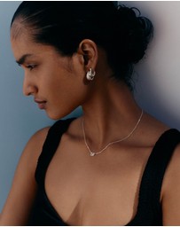 Kirstin Ash - Mondo Hoops