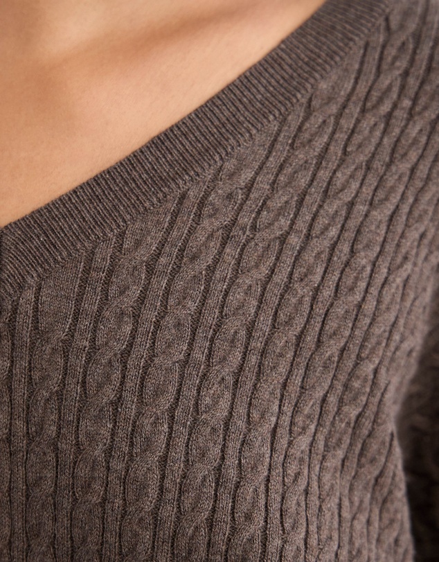 Oxford - Drew Cable V-Neck Knit