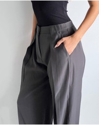 Dazie - Own It Pleated Tailored Pants