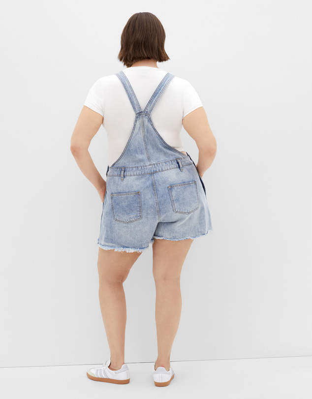 City Chic - Plus size Rip Short Denim Overall - light wash
