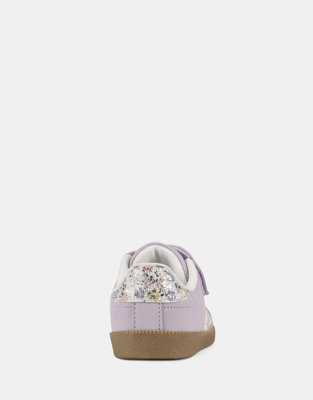 Kicks - Kennedy