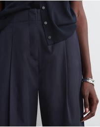 COS - Pleated Barrel Leg Chinos