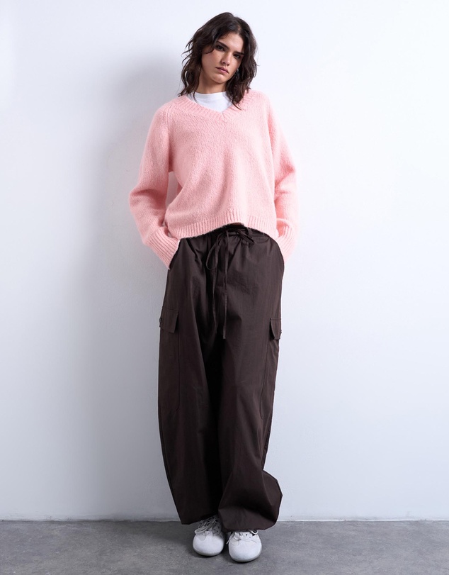 TOPSHOP - Knitted Wool Blend Fluffy V-Neck Jumper