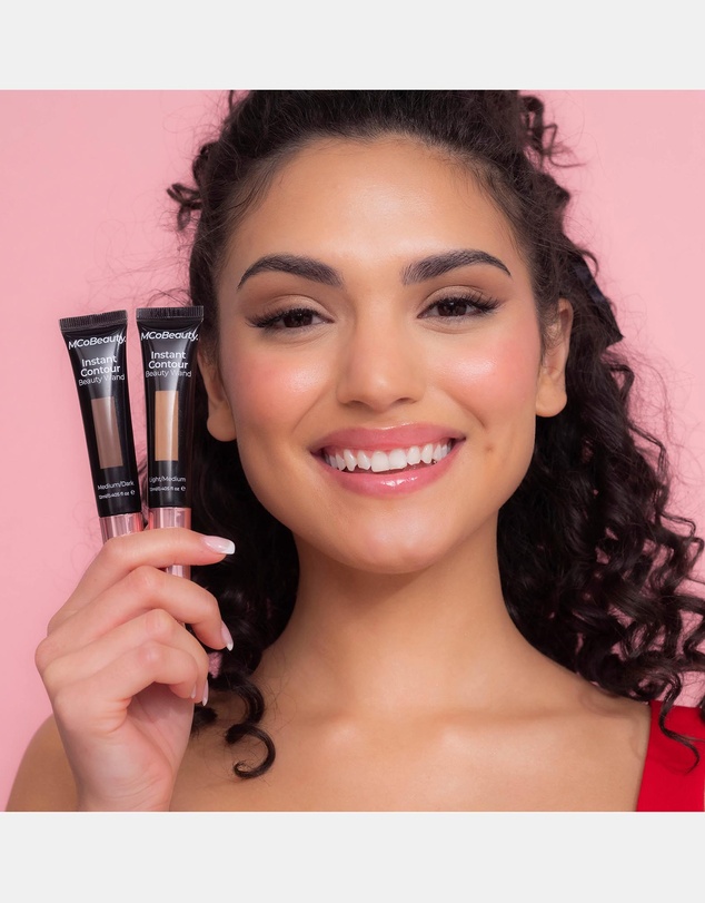MCoBeauty - Instant Contour Cream Bronzer Wand - Light/Medium
