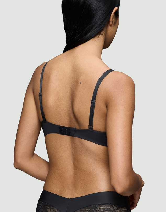 Triumph - Body Make-Up Illusion Lace Wire Padded Bra