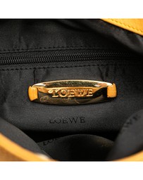 Pre-Loved by Azura Reborn - Pre-Loved loewe Elegant Leather Shoulder Bag for Everyday Use and Stylish Look