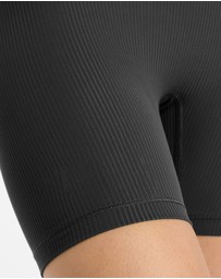 New Balance - Ribbed High Rise Short 6