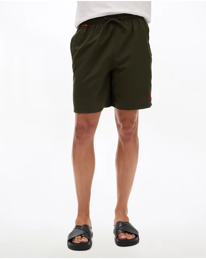 Superdry - Essential 17
