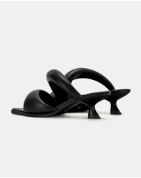 JW PEI - Sara Mules