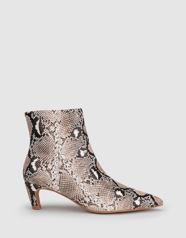 Chaos & Harmony - Nightfall Boot